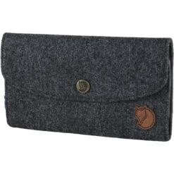 FJÄLLRÄVEN Norrvåge Travel Wallet -Outdoor Adventure Shop norrvage travel wallet 23336 020 f main fjr