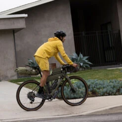 FJÄLLRÄVEN S/F Frame Bag S -Outdoor Adventure Shop square mood ss22 s f willsaunders la 1051 exp 2027 03 01